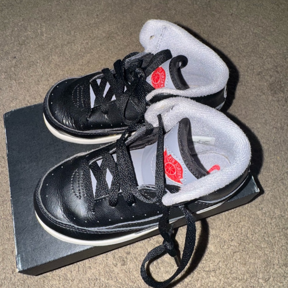 Jordan 2 Retro - Picture 2 of 2